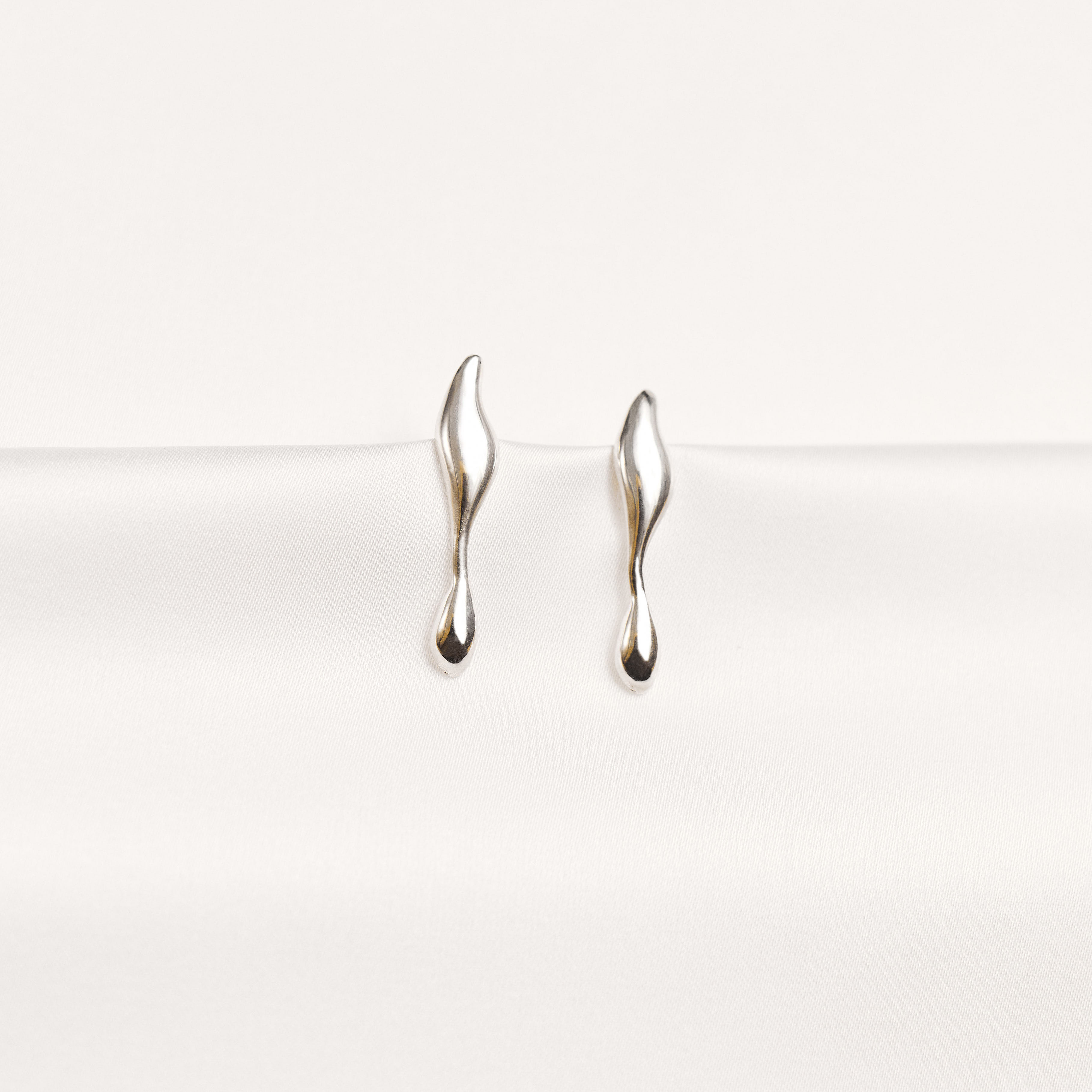 ONIA SMALL EARRINGS