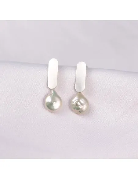 Lush Oval Minimal Earrings - Handmade by Monom