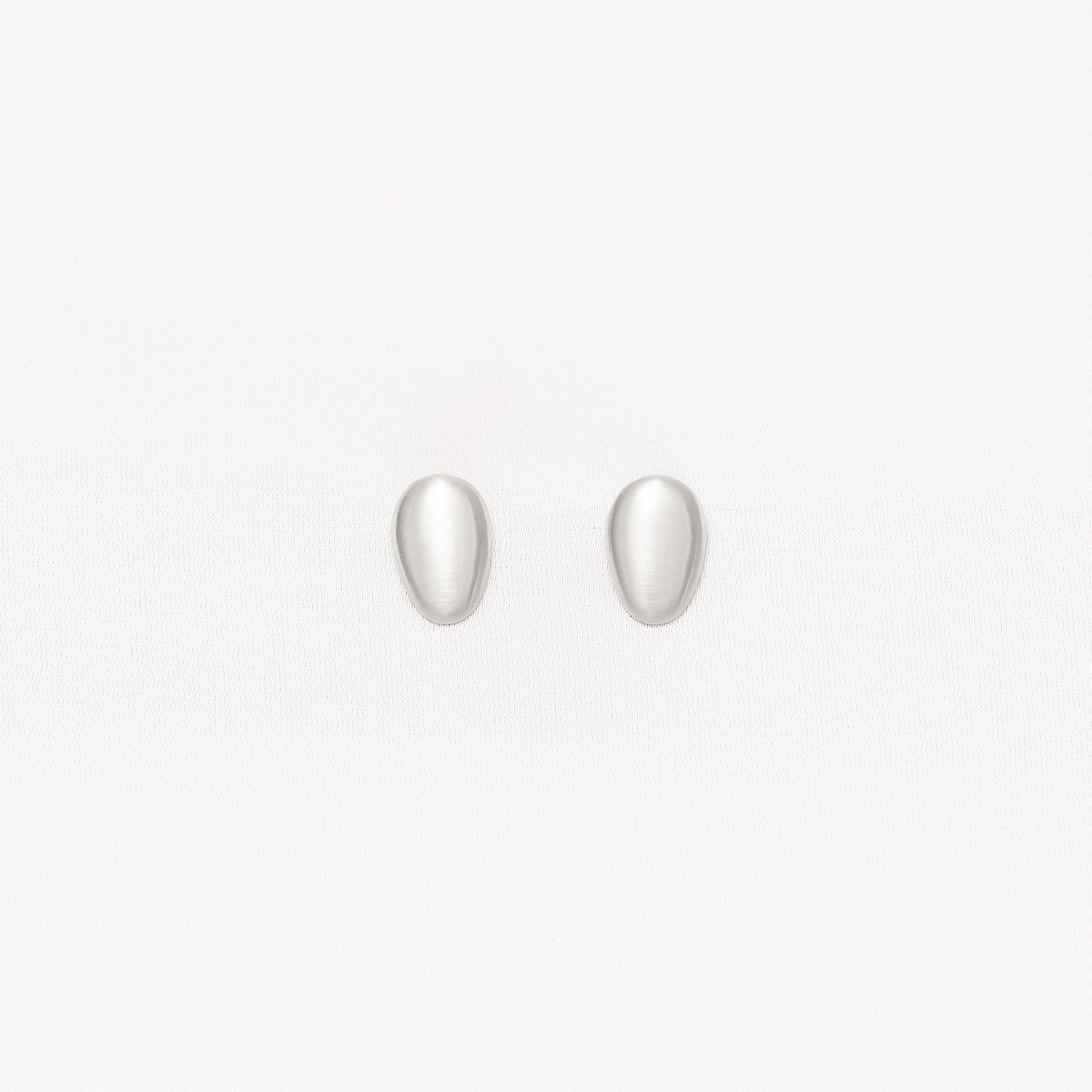 SIA SMALL Minimal Earrings, Handmade by Monom 2